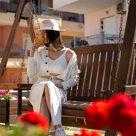 Eagle's Nest - 'bella' Flat Daire