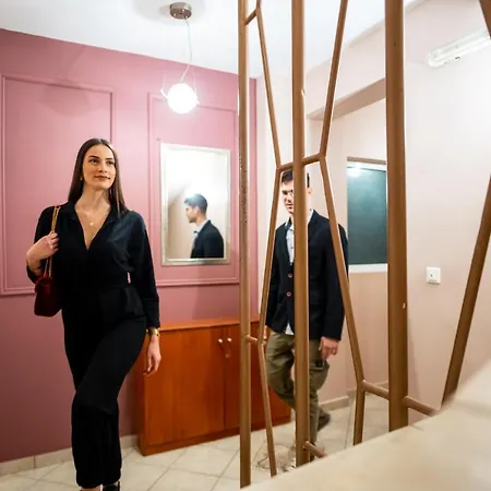 Eagle's Nest - 'bella' Flat