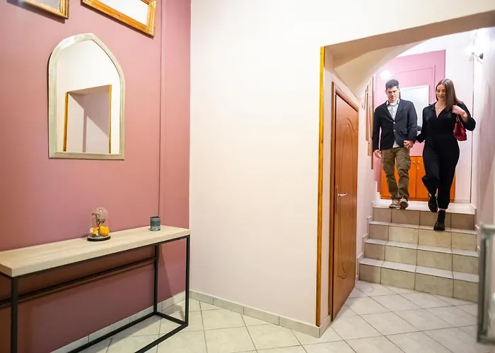 Eagle's Nest - 'bella' Flat Égio