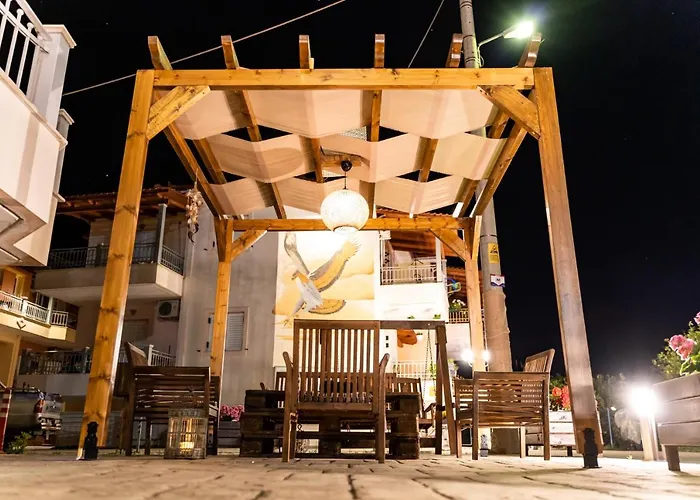 Eagle's Nest - 'bella' Flat Égio